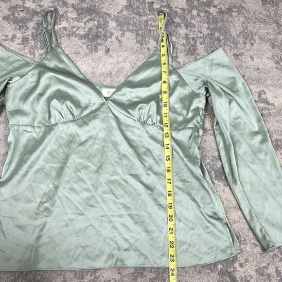 New WAYF Cold Shoulder Tie Strap Satin Cami In Sage Sea Green Sz M - Picture 4 of 11